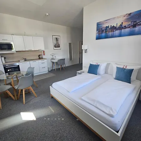 Hotel Boarding House - Self Check-in - Kostenfreie Parkplaetze *