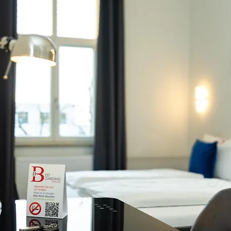 Hotel Boarding House - Self Check-in - Kostenfreie Parkplätze *