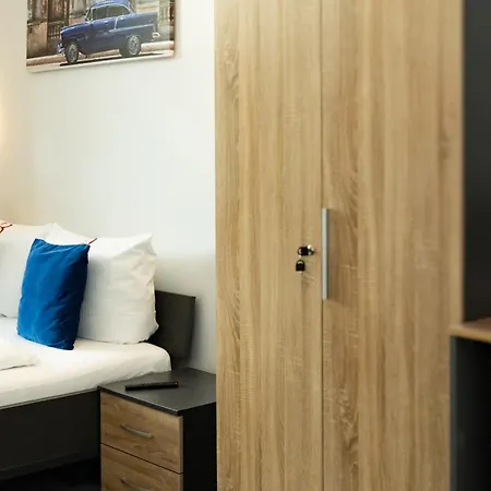 Hotel Boarding House - Self Check-in - Kostenfreie Parkplaetze