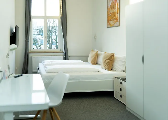 Boarding House - Self Check-in - Kostenfreie Parkplaetze 美茵河畔哈瑙